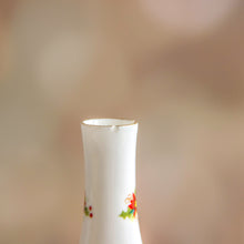 Load image into Gallery viewer, Royal Albert Bud Vase
