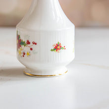 Load image into Gallery viewer, Royal Albert Bud Vase
